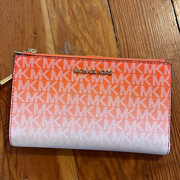 NWT Michael Kors Jet Set Large Ombré Logo Double Zip Wristlet Poppy - Picture 2 of 7